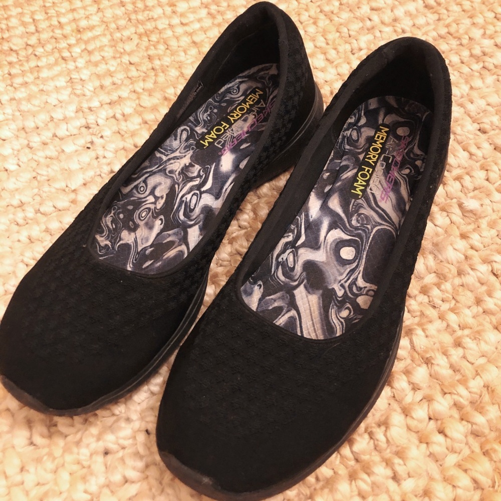 sketchers memory foam slide ons